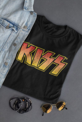 T-shirt Kiss noir plié T-shirt Kiss noir plié