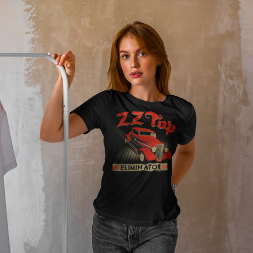 Femme portant un T-shirt ZZ Top "Eliminator" noir