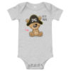 Body bébé avec un petit ourson portant un chapeau de pirate (gris)