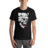 Homme portant un t-shirt Viking de couleur noire