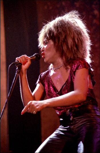 Photo de Tina Turner en train de chanter